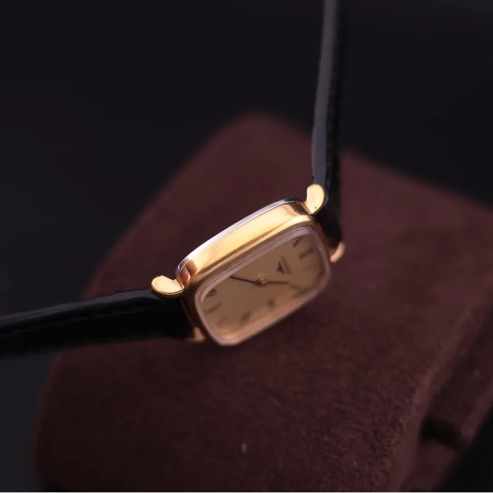 1980s Longines Women’s Dress Watch
Manual-Winding, Gold-Plated
Ref. No. 817-1171 - Picture 6 of 13